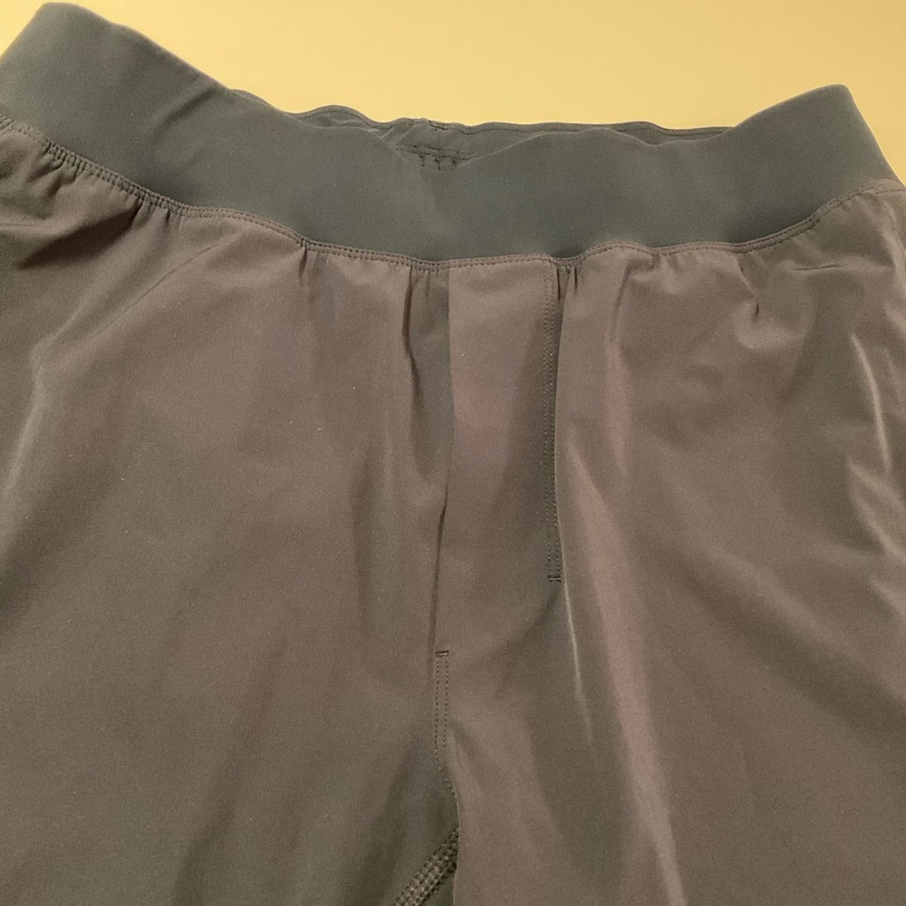 LuLuLemon Pace Breaker Linerless Short 9", Men’s, Navy, Sz L, Like New. - Picture 4 of 12